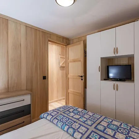 Apartament Coquet 4 Pers Avec Deco Montagne Et Balcon, Proche Des Pistes - Fr-1-404-354