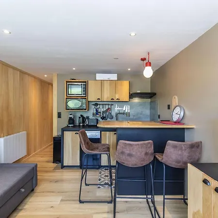 Coquet 4 Pers Avec Deco Montagne Et Balcon, Proche Des Pistes - Fr-1-404-354 Apartament La Mongie